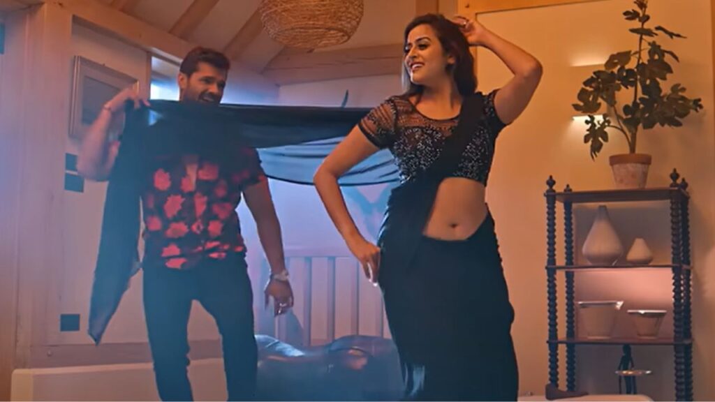 Khesari Lal Yadav and Priyanka Singh new Bhojpuri song Sadiya Lalaki poster
